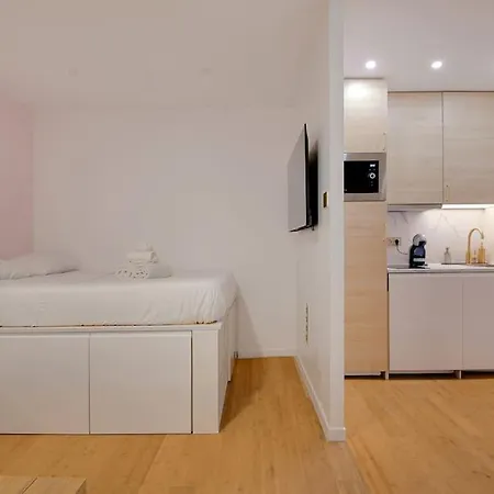 Apartmán * Cozy & Renovated Studio In * *